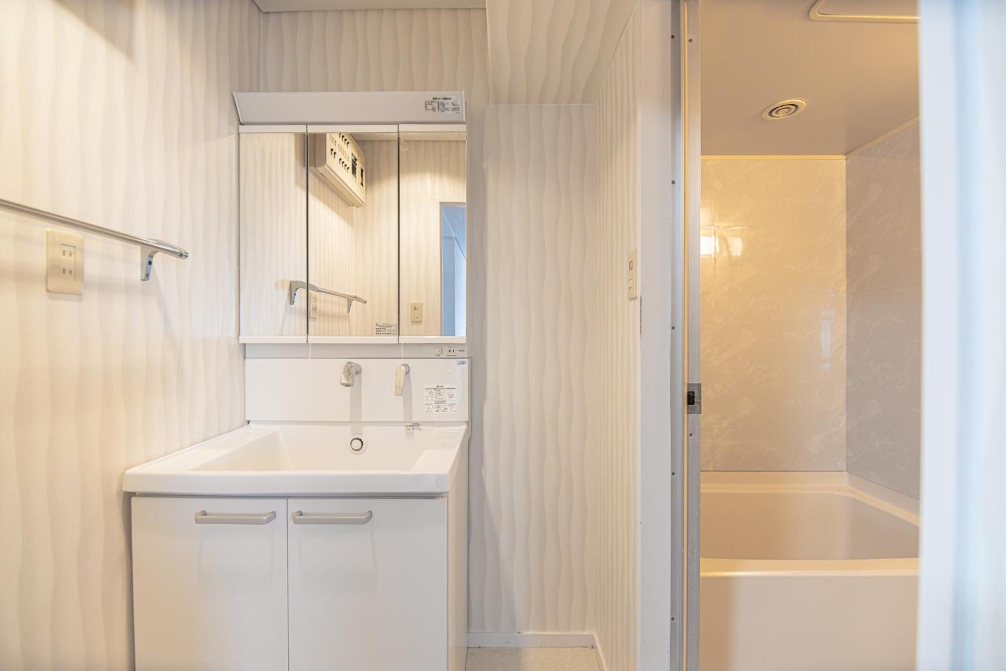 Appartement Z7全新装修套房3室2厅 新宿2站4分钟,max 8p-spacious,3rooms Near Shinjuku